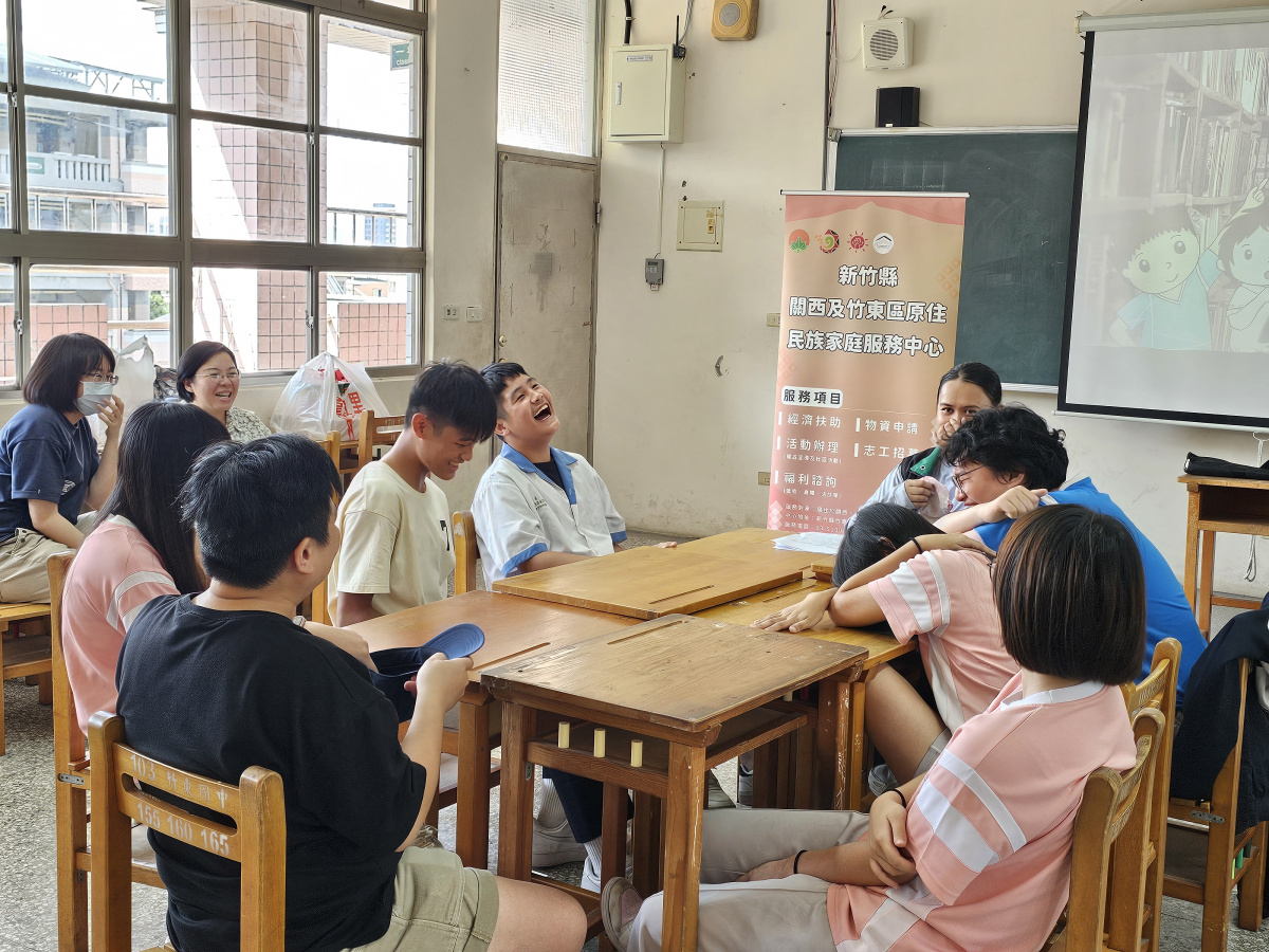 【至善基金會 | 110期會訊】最後一堂團體課,孩子們已不需要卡牌引導,就能自在分享、大聲歡笑,侃侃而談對未來的期待