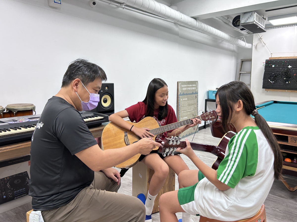 【至善基金會】WAWA聚點讓孩子學會彈吉他，一起來學吧！