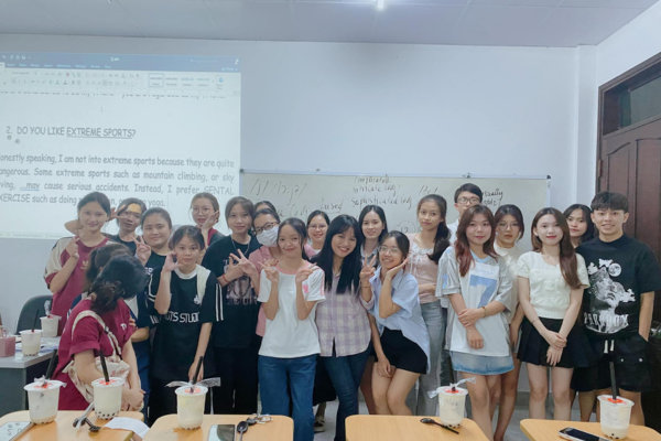【至善基金會 | 110期會訊】金英和英語班的學生們