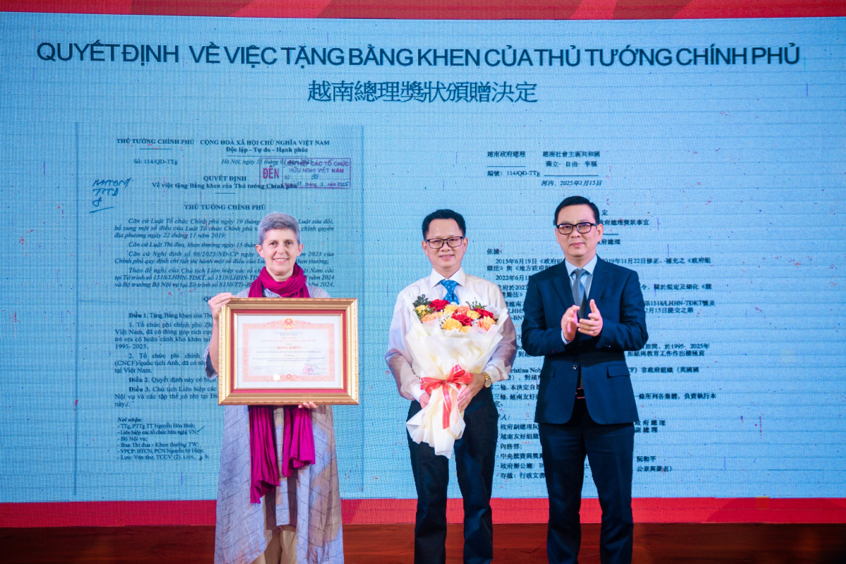 【至善基金會】至善30年來在越南中部為弱勢兒童的貢獻獲越南總理頒發獎狀