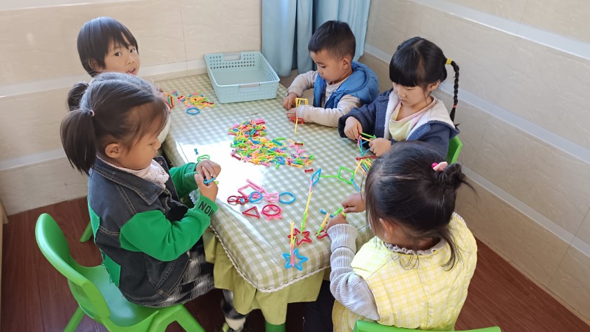 陪著雲南大山裡的孩子開心地玩樂和學習 是我們的使命