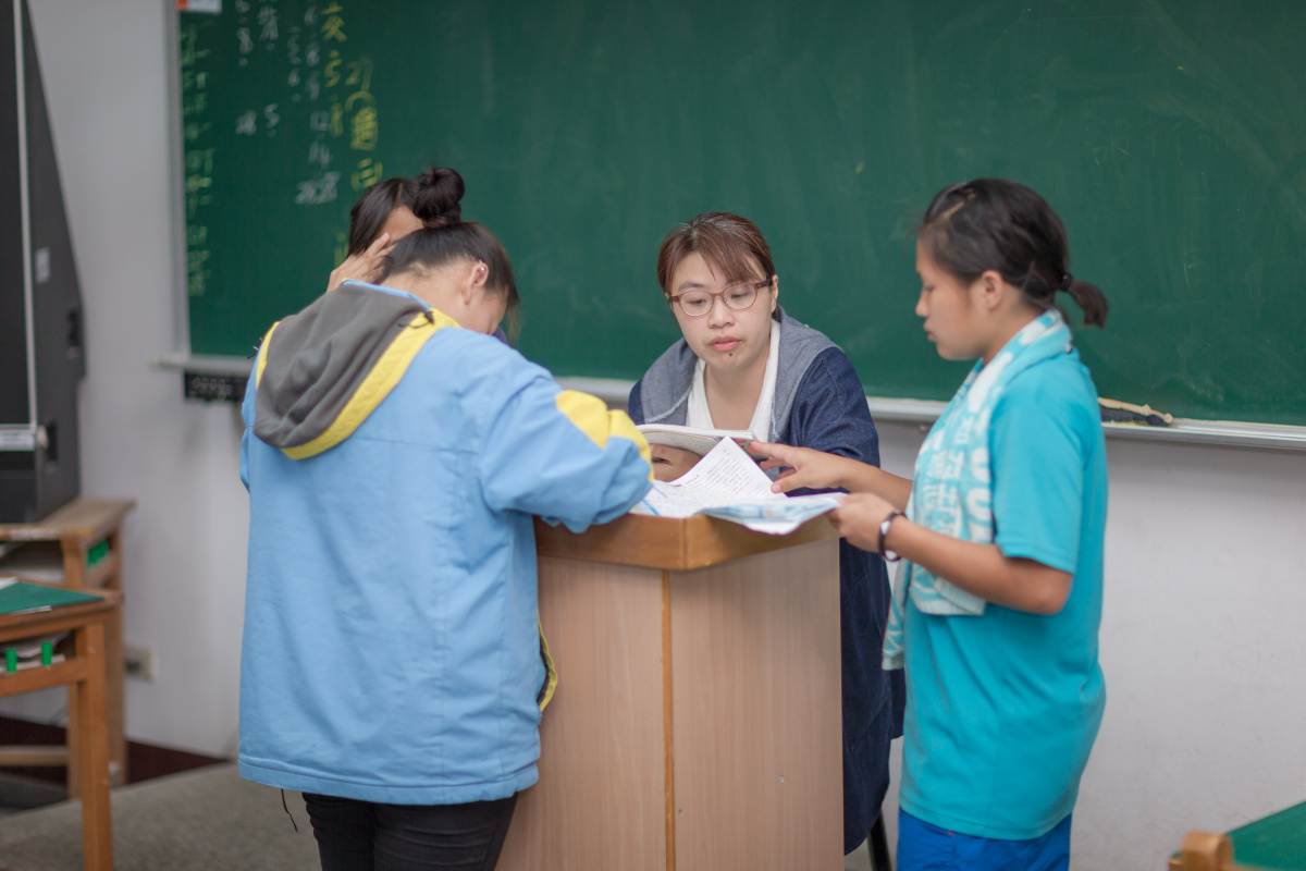 【至善基金會|新竹工作站】 透過陪青少年完成功課，心俐一步步地走進孩子的心裡