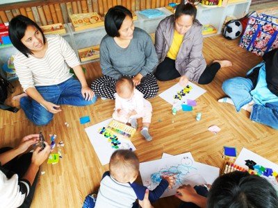 至善「陪你長大計畫」在新竹尖石、五峰原鄉進行婦女培力方案，為媽媽提供育兒知能。