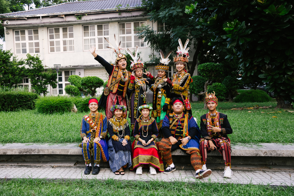 【至善基金會】第三屆校園族群友善獎得主潮州高中，推動「文化營」與跨領域課程，帶領學生深入討論族群議題，並強調「語言是文化的載體」