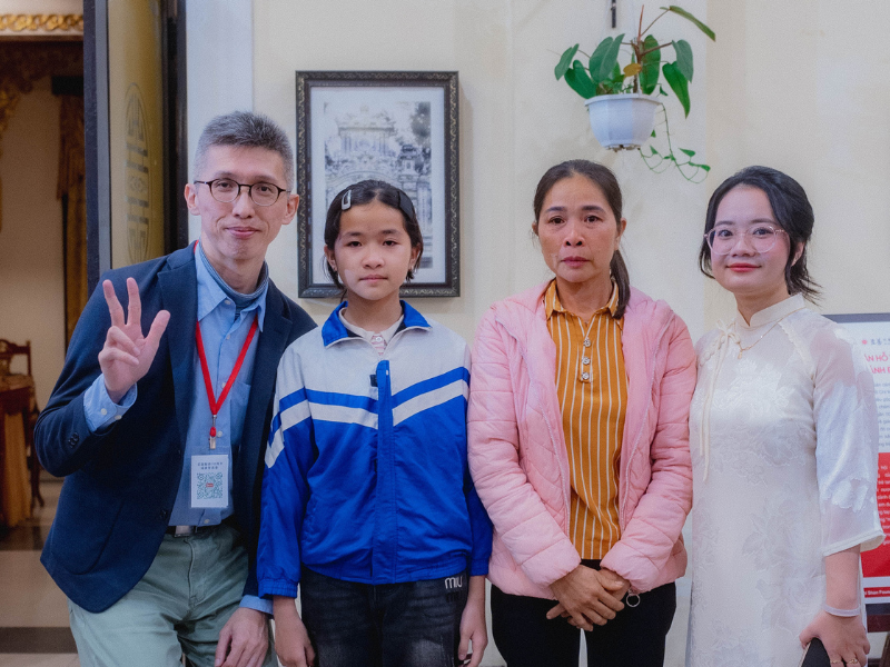 【至善基金會】每年都會有至善行旅，帶著捐款人至服務現場與孩子相見即看見真實的需求。